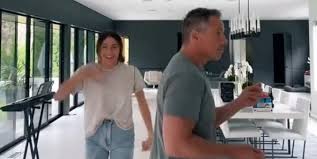 Christopher charles cuomo is an american television journalist, best known as the presenter of cuomo prime time, a weeknight news analysis s. Corona Free Chris Cuomo Is Dancing With His Daughter On Tiktok