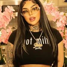 Danielle Benitez's Instagram, Twitter & Facebook