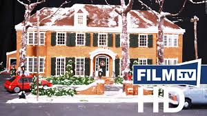 Im tohuwabohu der reisevorbereitungen von familie mcallister wird der kleinste sohn kevin glatt vergessen. Kevin Allein Zu Haus Lebkuchenhaus Zum 30ten Jubilaum Englisch English 2020 Video Dailymotion