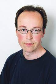 Perussuomalaiset esittää epäluottamusta ministeri henrikssonille perjantaina. Jussi Halla Aho