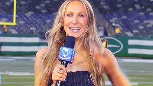 Nikki Glaser Fumbles Thursday Night Football Jokes | Cracked.com