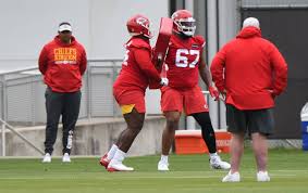 Kansas city chiefs rumors, news and videos from the best sources on the web. Kc Chiefs Ol Lucas Niang Returns After 2020 Season Opt Out The Kansas City Star