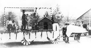 1922-1923: Pageant depicts development; an expensive royal robe