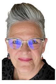 Julie Ranson's Instagram, Twitter & Facebook