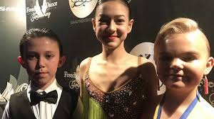 Se Alexander och Jennifers segerdanser