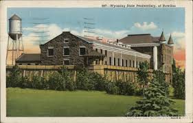 Wyoming state penitentiary ist auch der ort von wyomings todeszelle für männer und hinrichtungskammer , die sich im sitzungssaal des bewährungsausschusses des gefängnisses. Wyoming State Penitentiary At Rawlins Postcard