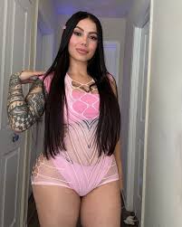 Lizmar Flores - Free pics, galleries & more at Babepedia