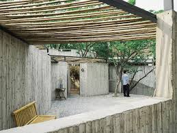 قوالب الخيزران والخرسانة المكشوفة في المشاريع المعمارية