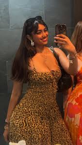 Ass queen : rDesi_NRIs