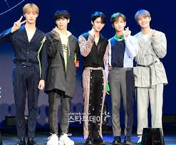 Anyways am not in anyway surprised that pro.seo is the culprit i suspected it coz the pro. Curtain Call We Re Ready To Fly Bae Jin Young Wanna One The Center Of Cix Mottokorea