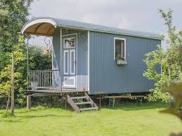 Bauwagen Schmiedequartier In Hollenbeck 1 Schlafzimmer Fur Bis Zu 1 Personen Urlaub Im Bauwagen Idyllisch Die Zei Bauwagen Ferienwohnung Gartenhaus Bauen