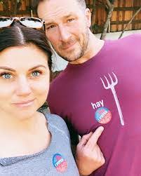 Amy Oelke's Instagram, Twitter & Facebook