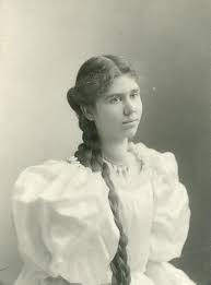 There can be some tiny braids made and then put all around the updo. Glamorous Victorian Hairstyles For Women