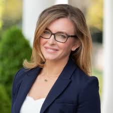 Deanna Click's Instagram, Twitter & Facebook