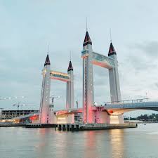 Ia merupakan jambatan keempat di kawasan bandar kuala terengganu yang menyeberangi sungai terengganu selepas jambatan. P O J I E G R A P H Y On Twitter Bercakap Tentang Tarikan Terkini Di Terengganu Pastinya Jambatan Angkat Drawbridge Terlintas Di Fikiran Semua Orang For Sunset