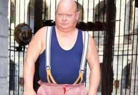 Il a dit que fort boyard était une revanche sur la vie car le fait d'être 'gros' et 'chauve' lui a permis d'avoir ce rôle et lui a donné plus de 20 ans de bonheur. Fort Boyard Personnages La Boule