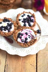 Granola Cups Mit Joghurt Knuspergluck Zum Fruhstuck Knusperstubchen Fruhstuck Brunch Rezepte Essen Und Trinken Lecker