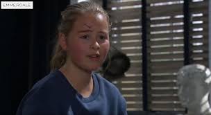 Emmerdale's first ever itv hub box set features a shocking scene for liv flaherty and vinny dingle. Emmerdale Delivers Heartbreaking Twist For Liv Flaherty As She Starts Drinking Again