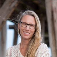 Meredith Potter's Instagram, Twitter & Facebook