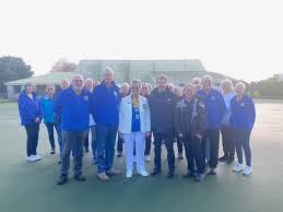 Bowls Club Gives Early Christmas Presents