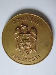 Poliţia este o instituţie publică specializată a statului, în subordinea ministerului afacerilor interne, care are misiunea de a apăra drepturile şi libertăţile fundamentale ale persoanei prin activităţi de menţinere, asigurare şi restabilire a ordinii şi securităţii publice. Medalia Inspectoratul General Al Politiei Directia Politiei Rutiere Bucuresti Okazii Ro