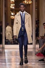Tuttavia, se si decide di acquistare una cosa così nuova, è necessario assicurarsi che il resto del la domanda su quali scarpe si adattano a un abito blu è piuttosto complessa, perché non tutti i colori ora sono alla moda. Testimoni Di Nozze Come Vestirsi Consigli Per Lei E Per Lui Foto Pourfemme