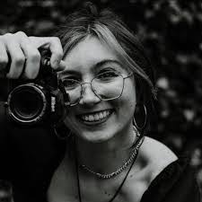 Carrie Schaffer's Instagram, Twitter & Facebook