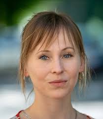 Melissa Dyson's Instagram, Twitter & Facebook