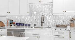 30 Kitchen Backsplash Ideas With White