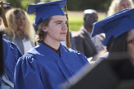 Lee flynn is elle's best friend since childhood, her partner in dance dance mania, and younger brother to elle's boyfriend, noah. Joel Courtney Promises Kissing Booth 2 Beats The Original Los Angeles Times
