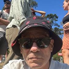 SHOCKING NEWS: Kanye West reveals LeBron James slept with Diddy for $100  million. DIDDY asked him to... See more https://buff.ly/3ZSFneK