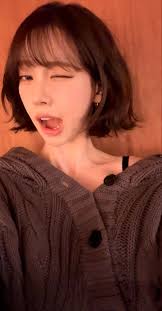 一定有人在逼劉知珉wink 還把劉知珉比sos的手截掉⋯⋯ 誤導大眾她是願意的aespa