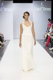 Die vielzahl der verschiedenen hochzeitskleider ist in den letzten jahren enorm gestiegen. Elegant Und Nachhaltig Couture Brautkleider Von Julia Starp Wir Sagen Ja