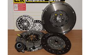 Woran genau merkt man, dass eine kupplung rutscht? Hier Geht Es Mal Nicht Um Anhangerkupplung So Funktioniert Die Kupplung Im Auto Rameder Magazin