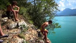 Jezero wolfgangsee se nachází z větší části na severovýchodě rakouské spolkové země salcbursko, menší část pak patří k hornímu rakousku. Klippenspringen Am Wolfgangsee 20 Meter Youtube