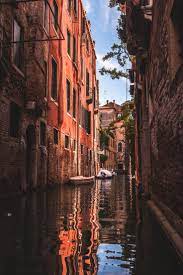 How To Visit Venice On A Low Budget Venice Wallpaper Iphone Wallpaper Travel Best Wallpaper Sites