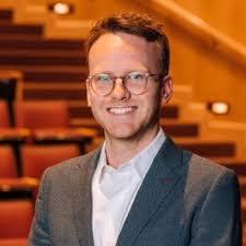 Damian Evans's Instagram, Twitter & Facebook