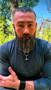 I'm out here fighting for poverty...than u also want me to fight for your  love Hai ngeke sesi never🤣