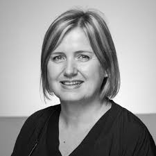 Julie Lomax's Instagram, Twitter & Facebook