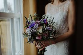 Make a statement with fresh, beautiful flowers for the bridal party, ceremony and reception. Wedding Flower Galleries Vintage Gathering