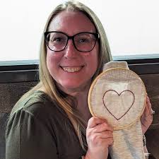 Hi, I'm Michelle, Bergen County mom and owner of Embroidery Babes! From "me  time" to "girls night," our fun and creative Stitch & Sip hand embroidery  workshops in NJ/NY are the perfect