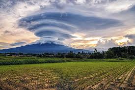 Earthly Mission Giant Lenticular Cloud Over Mt Fuji Facebook