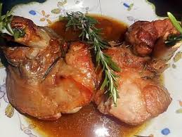 Souris D Agneau Fondante Cuite Dans Son Jus A L Orange Et Au Romarin Recette En 2020 Recettes De Cuisine Romarin Agneau