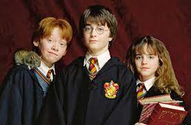 She was most recently seen in quentin tarantino's once upon a time in hollywood. Daniel Radcliffe David Beckham And Dakota Fanning Read Harry Potter And The Sorcerer S Stone Ron And Hermione Harry And Hermione Portrait