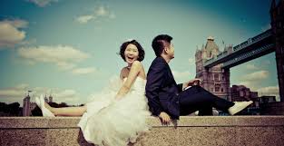 With our collection of free wedding background psd templates, one can use these watercolour digital backgrounds to provide a touch of serenity to the place. Pre Wedding Photography Using Tower Bridge As A Background Pre Wedding Pre Wedding Photos Prewedding Photography