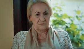 Usta oyuncu, eşkıya dünyaya hükümdar olmaz dizisinden geçen sezon sağlık sorunları nedeniyle ayrılmıştı. Sabina Toziya Kimdir Yeni Akit