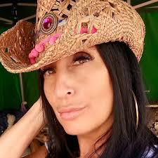 Menowin Fröhlich tattoos the name of his new girlfriend Ronja Um Details  und Bilder zu sehen 👇