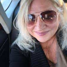 Starlyn Smith's Instagram, Twitter & Facebook