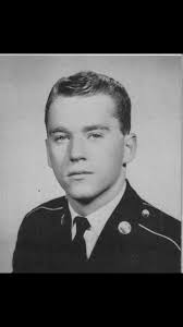 Thank you to all the Veterans who have and continue to serve. Here's s few  photos 📸 you submitted. #USA #Veterans