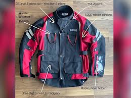 Aku lihat kamar s tetanggaku terbuka. Keren Jaket Ini Bisa Berubah Jadi Tas Helm Berita Otomotif Mobil123 Com